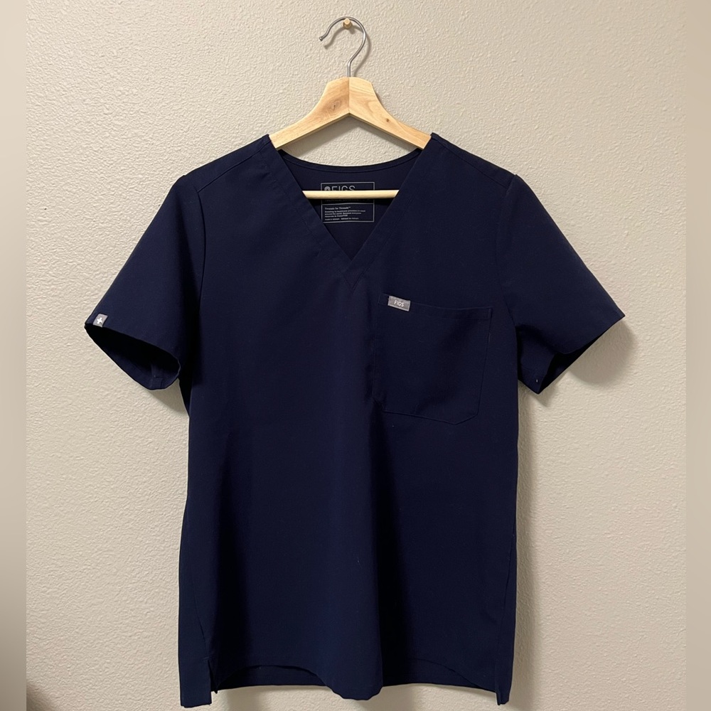 FIGS Catarina One Pocket Scrub Top